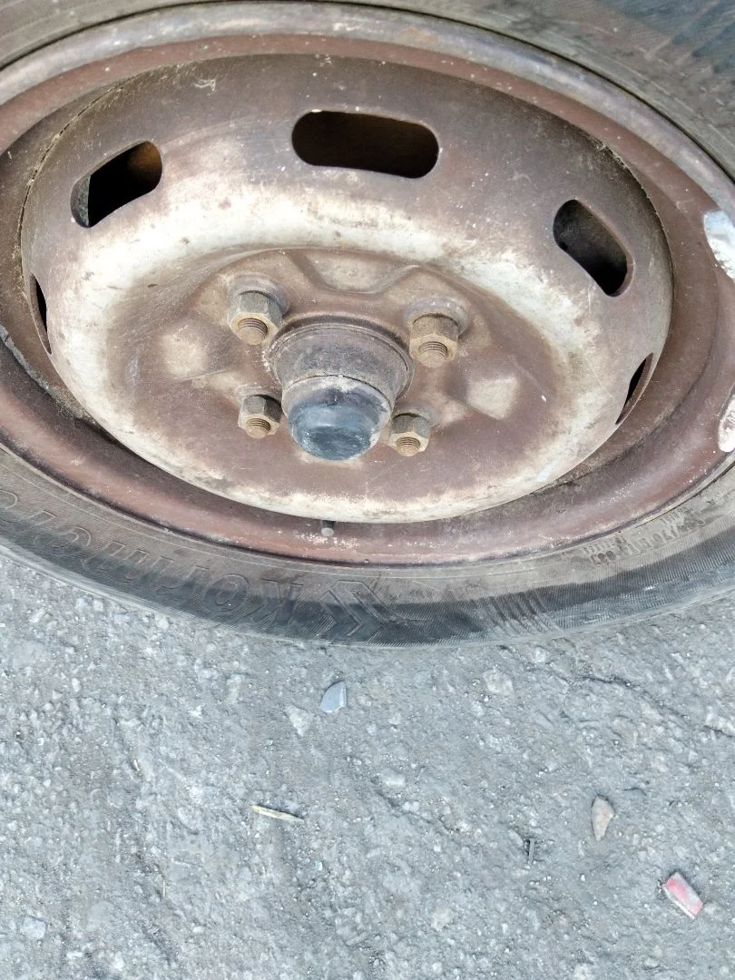 Foto de MANGUETA DELANTERA IZQUIERDA NISSAN VANETTE (C220) 2.0 Diesel (67 CV / 49 KW)