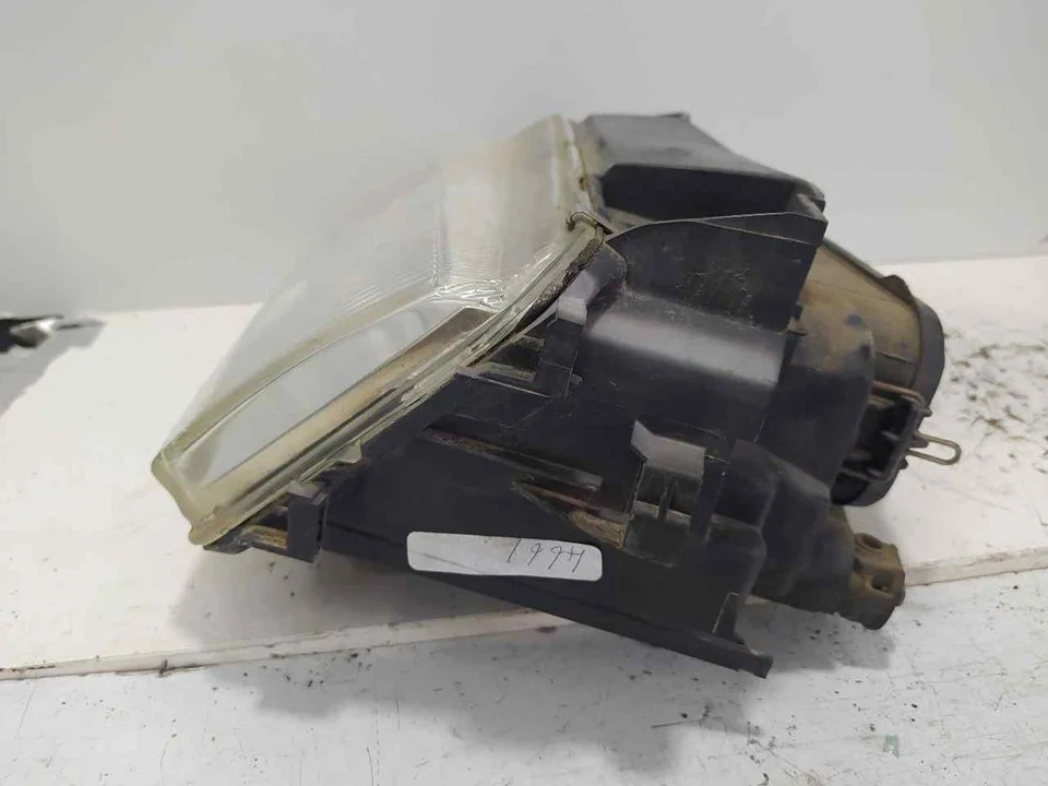 Foto de FARO IZQUIERDO CITROEN XANTIA BERLINA 2.0 HDi CAT (RHY / DW10TD) (90 CV / 66 KW) referencia 88205035