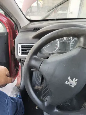 Foto de VOLANTE PEUGEOT 307 (S1)(04.2001) 1.6 16V CAT (109 CV / 80 KW) referencia 4109AQ