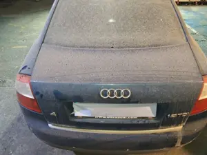 Foto de PORTON TRASERO AUDI A4 BERLINA (8E)