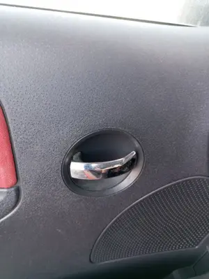 Foto de MANETA INTERIOR DELANTERA IZQUIERDA CITROEN C2 1.4  (73 CV / 54 KW) referencia 9143N1