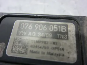 Foto de SENSOR VOLKSWAGEN GOLF VI (5K1)(10.2008) 1.6 TDI DPF (105 CV / 77 KW) referencia 076906051B foto 2