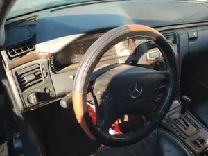 Foto de VOLANTE MERCEDES-BENZ CLASE E (BM 210) BERLINA 3.2 CDI CAT (197 CV / 145 KW) referencia A2104600203 9C29