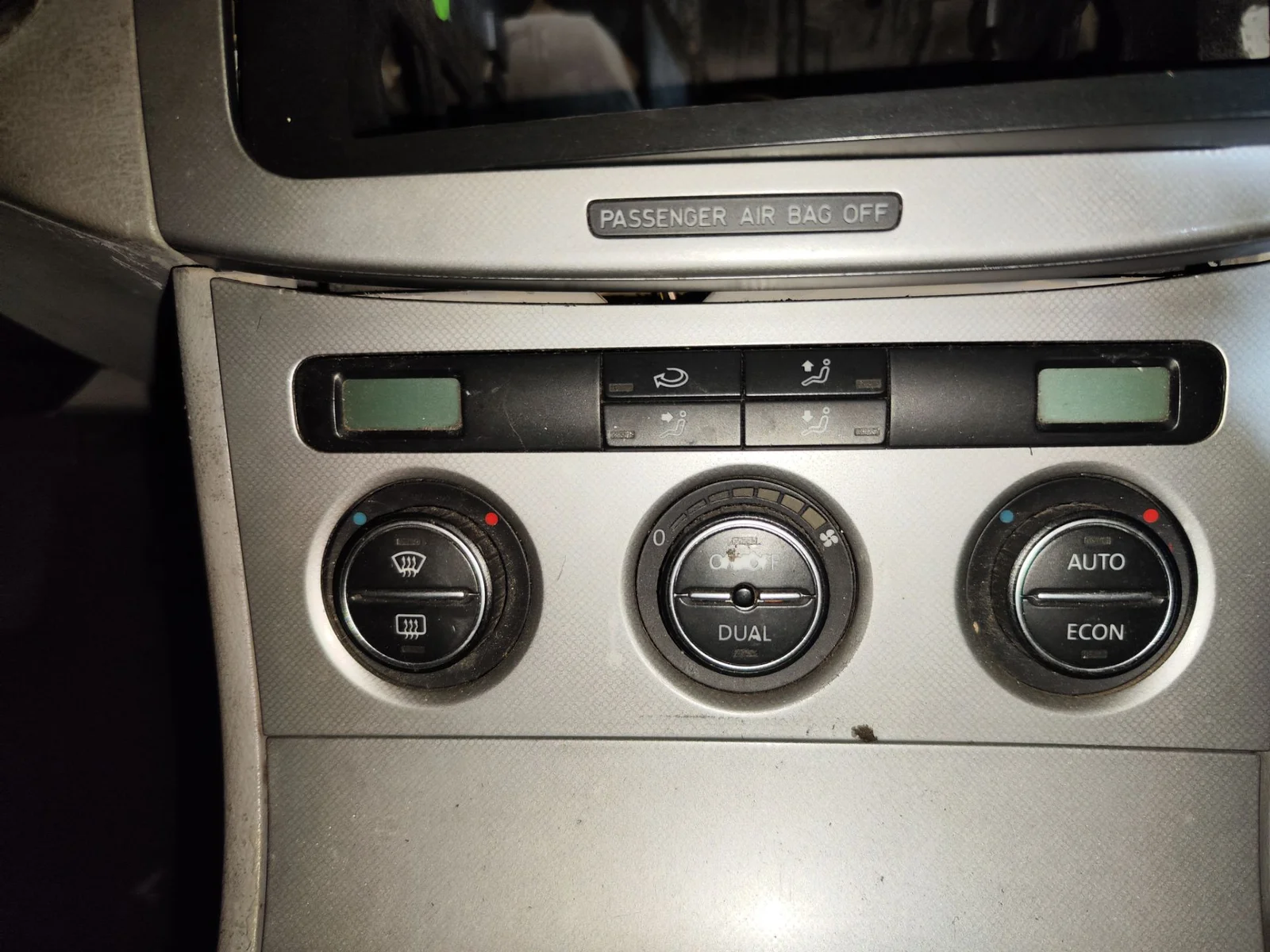 Foto de MANDO CALEFACCION / AIRE ACONDICIONADO VOLKSWAGEN PASSAT BERLINA (3C2) 2.0 TDI (140 CV / 103 KW) referencia 3C0907044AT