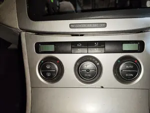 Foto de MANDO CALEFACCION / AIRE ACONDICIONADO VOLKSWAGEN PASSAT BERLINA (3C2) 2.0 TDI (140 CV / 103 KW) referencia 3C0907044AT