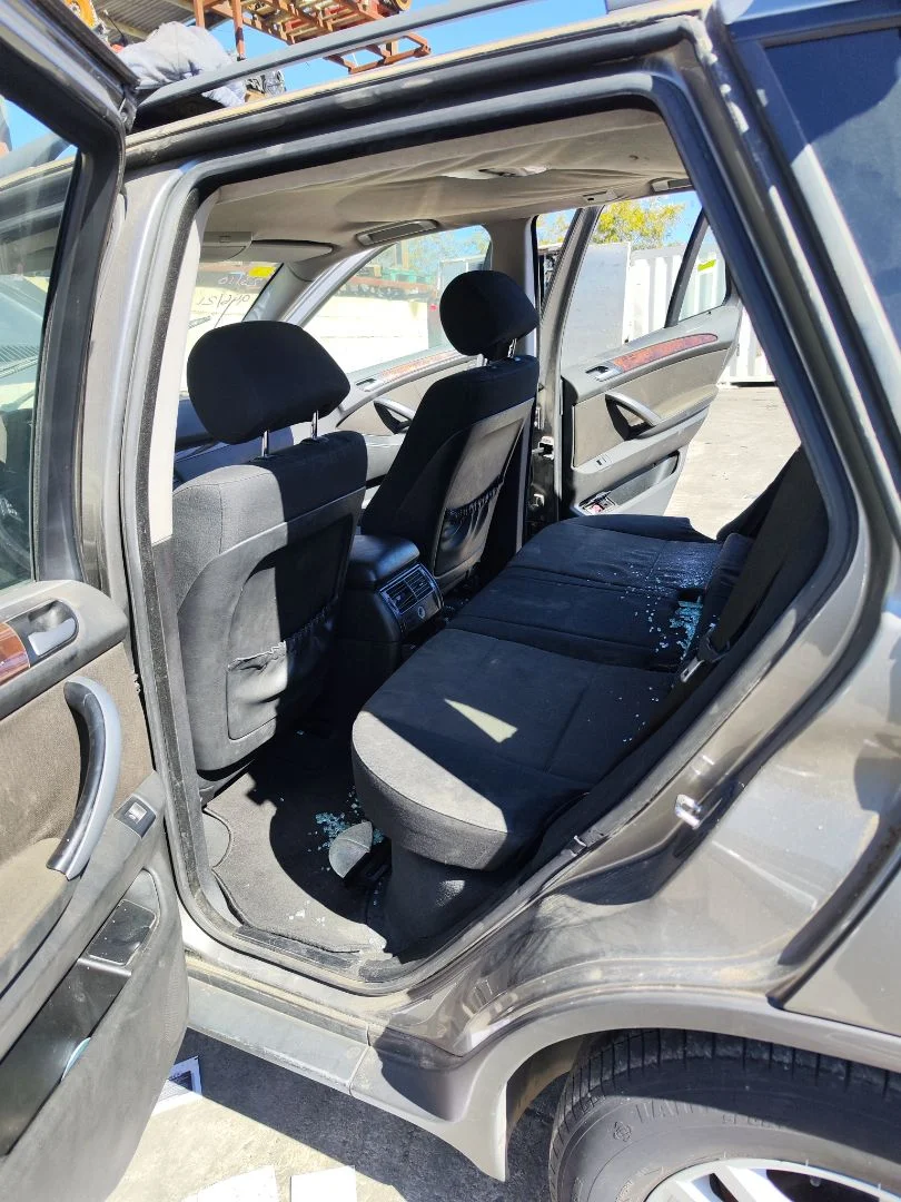 Foto de GOMAS CONTORNO PUERTA BMW SERIE X5 (E53) 3.0 Turbodiesel CAT (218 CV / 160 KW)