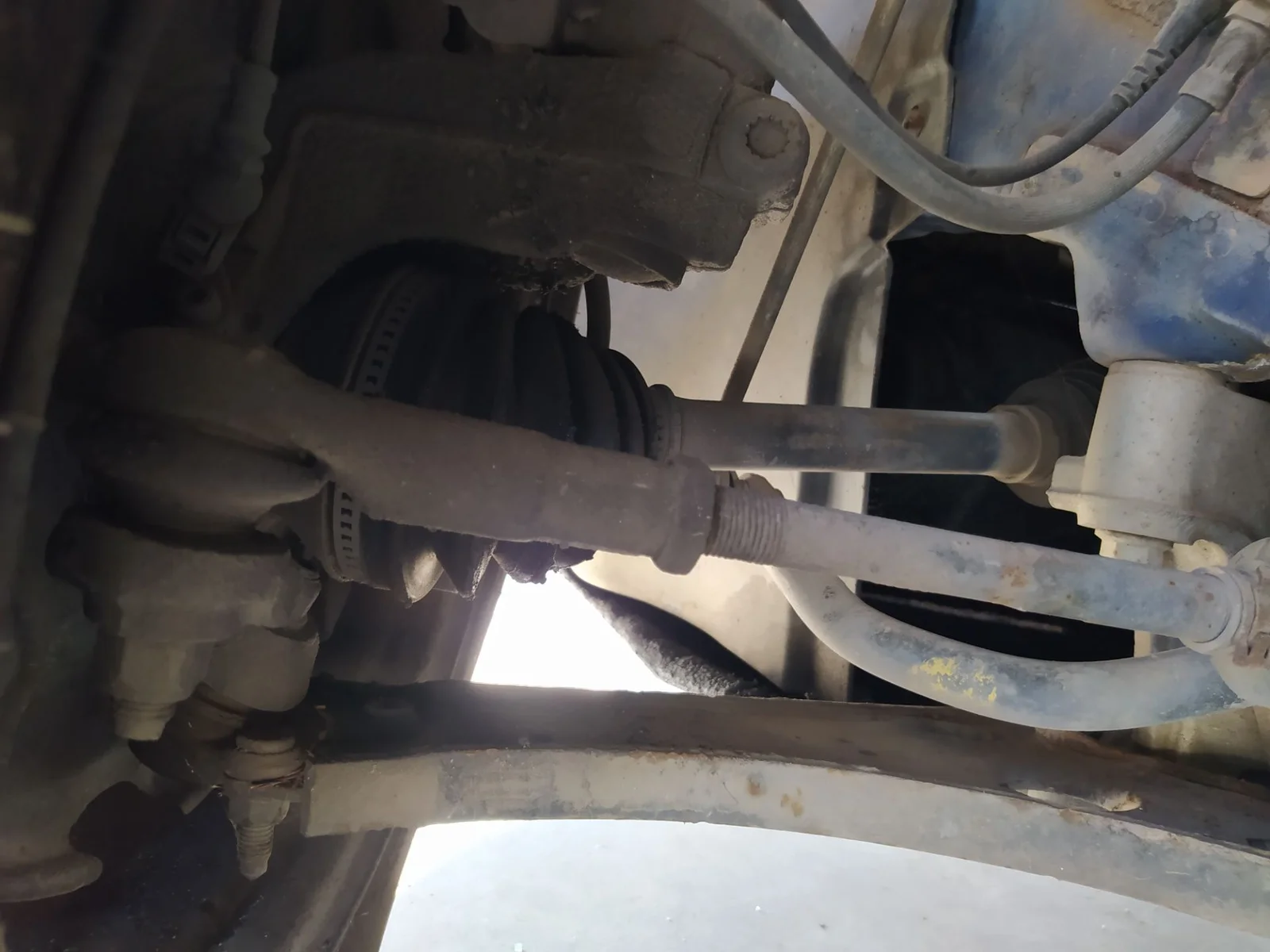 Foto de TRANSMISION DELANTERA IZQUIERDA VOLKSWAGEN CADDY (2K)(02.2004) 1.9 TDI (BSU) (75 CV / 55 KW)