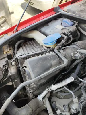 Foto de CAJA FILTRO AIRE AUDI Q7 (4L) 3.0 V6 24V TDI (233 CV / 171 KW) referencia 7L6129607AH