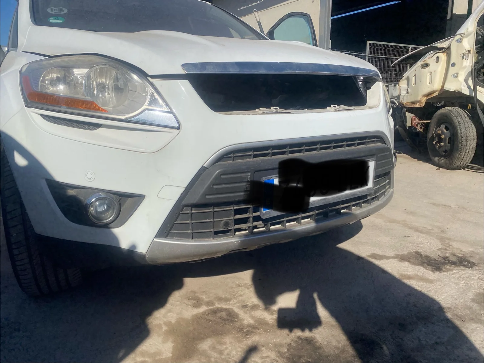 Foto de PARAGOLPES DELANTERO FORD KUGA (CBV) 2.0 TDCi CAT (136 CV / 100 KW)
