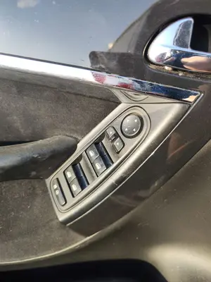 Foto de MANDO RETROVISOR CITROEN GRAND C4 PICASSO 1.6 16V HDi FAP (109 CV / 80 KW)