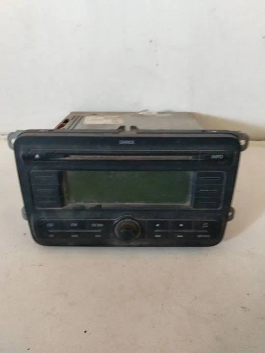 Foto de SISTEMA AUDIO / RADIO CD VOLKSWAGEN GOLF III (1H1)(11.1991) 1.9 TDI (110 CV / 81 KW) referencia 27505050VLCD