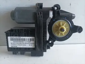 Foto de MOTOR ELEVALUNAS DELANTERO DERECHO CITROEN C4 PICASSO 2.0 HDi FAP CAT (RHR / DW10BTED4) (136 CV / 100 KW) referencia 9682495580 foto 1