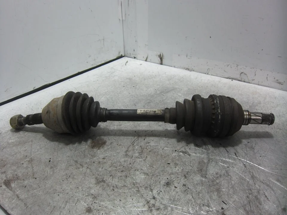 Foto de TRANSMISION DELANTERA IZQUIERDA OPEL ASTRA H BERLINA 1.7 16V CDTI (101 CV / 74 KW) referencia 13124675