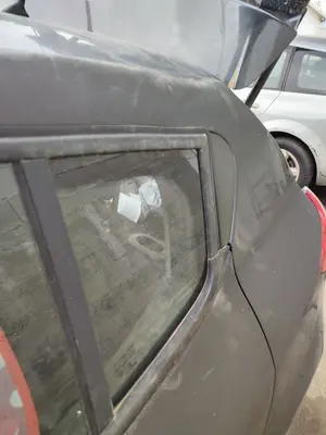 Foto de LUNA CUSTODIA TRASERA IZQUIERDA RENAULT MEGANE III BERLINA 5P 1.5 dCi Diesel FAP (110 CV / 81 KW)