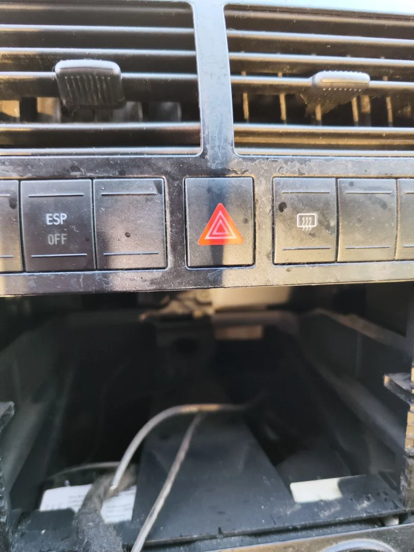Foto de WARNING VOLKSWAGEN POLO IV (9N3) 1.9 TDI (101 CV / 74 KW)