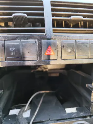 Foto de WARNING VOLKSWAGEN POLO IV (9N3) 1.9 TDI (101 CV / 74 KW)