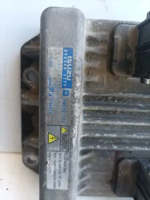 Foto de CENTRALITA MOTOR UCE RENAULT TWINGO I (C06) 1.2 (54 CV / 40 KW) referencia 98000322 foto 2