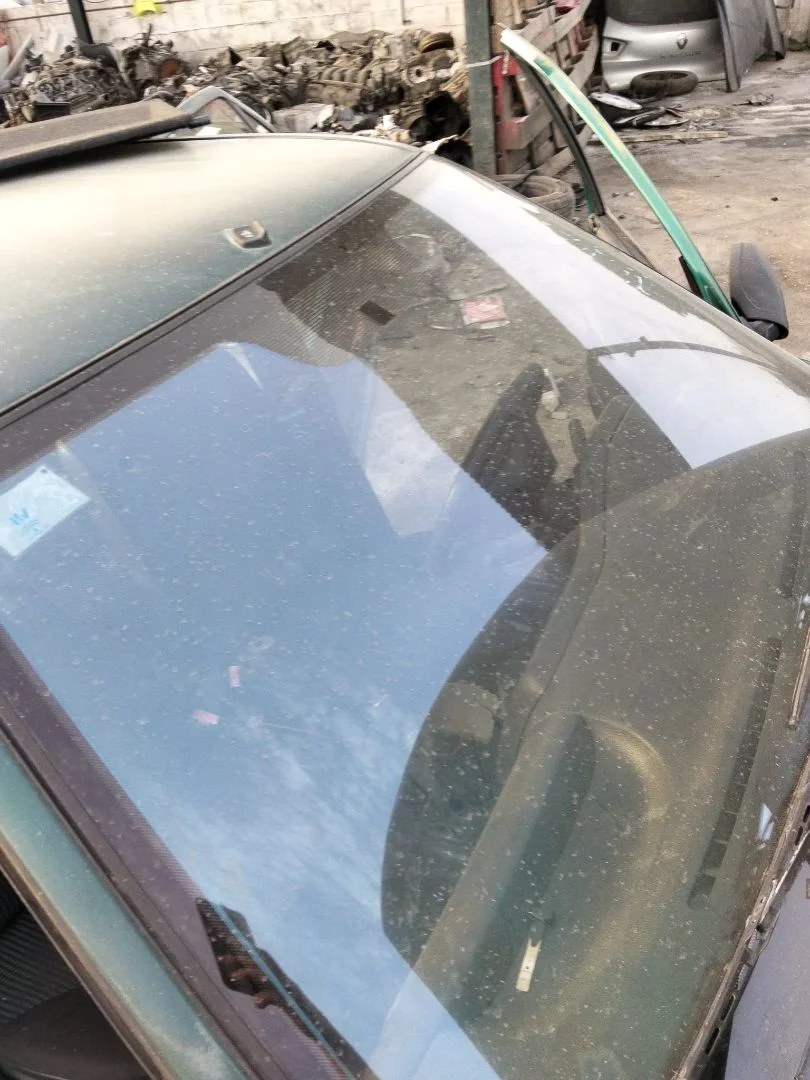 Foto de PARABRISAS PEUGEOT 106 (S2) 1.1 (60 CV / 44 KW)