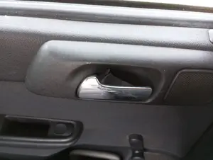 Foto de MANETA INTERIOR TRASERA IZQUIERDA OPEL ASTRA G BERLINA 1.6 CAT (Z 16 SE / L55) (84 CV / 62 KW) referencia 9101475