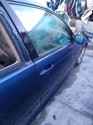 Foto de PUERTA DELANTERA DERECHA BMW SERIE 3 COMPACTO (E46) 2.0 16V Diesel CAT (150 CV / 110 KW)