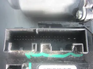 Foto de ELEVALUNAS DELANTERO DERECHO VOLKSWAGEN GOLF V (1K1)(10.2003) 2.0 TDI (140 CV / 103 KW) referencia 994844108 foto 5