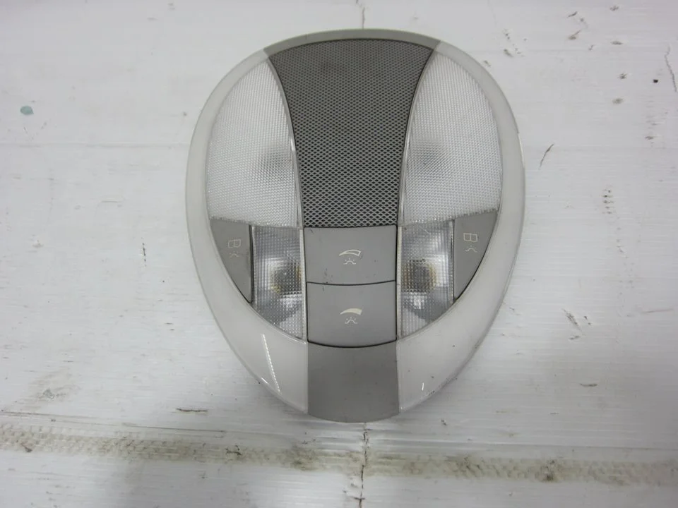 Foto de LUZ INTERIOR MERCEDES-BENZ CLS (BM 219) referencia A2118202001