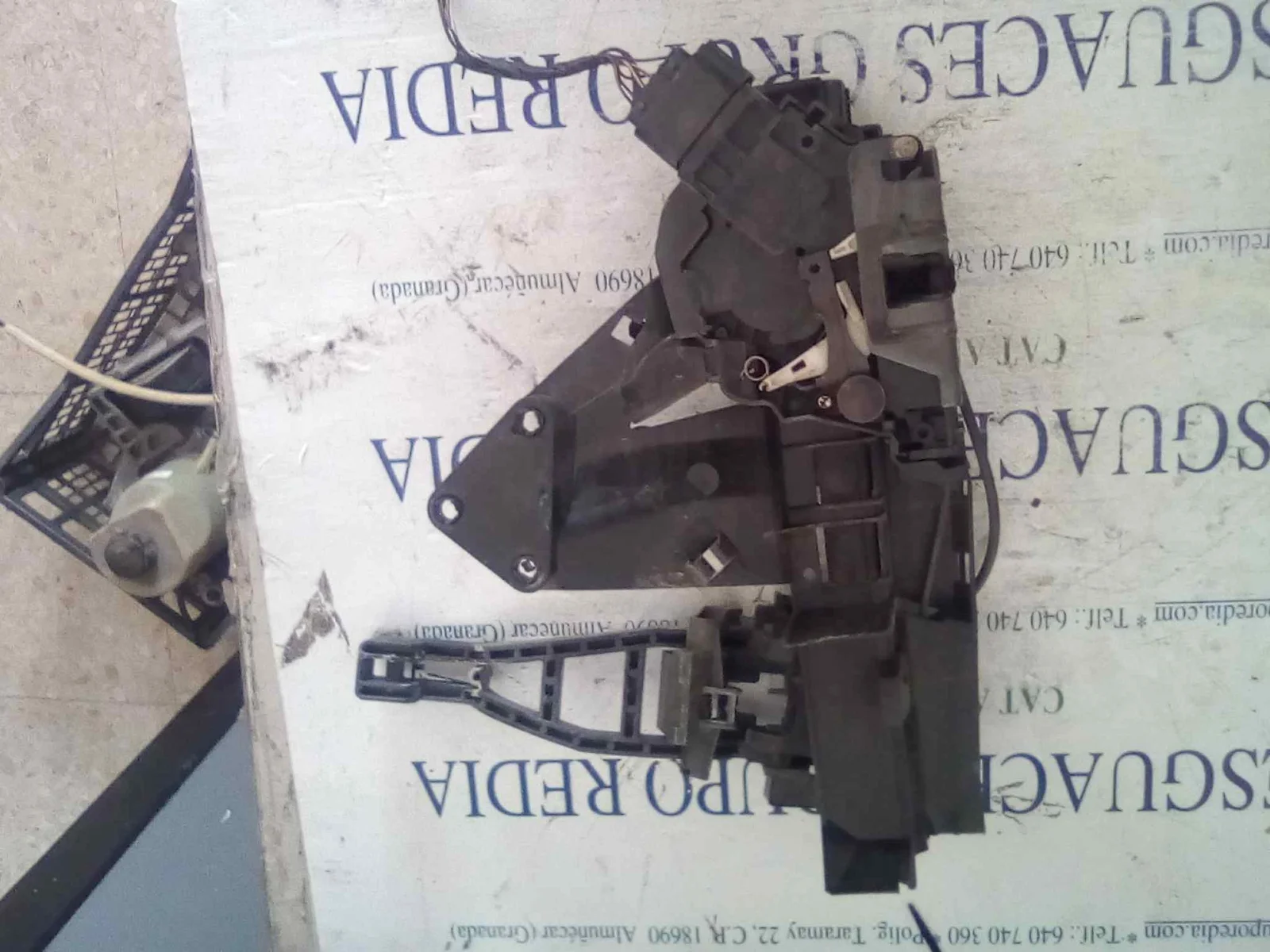 Foto de CERRADURA PUERTA DELANTERA IZQUIERDA FORD FOCUS C-MAX (CAP)(2003) referencia 014521701