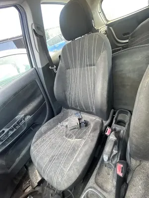 Foto de ASIENTO DELANTERO DERECHO OPEL CORSA D 1.3 16V CDTI (75 CV / 55 KW)
