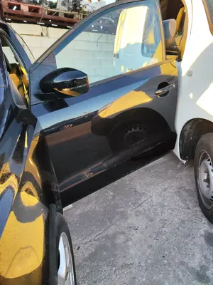 Foto de PUERTA DELANTERA IZQUIERDA VOLKSWAGEN POLO V (6R1) 1.2 (60 CV / 44 KW) foto 3