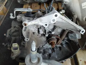 Foto de CAJA CAMBIOS PEUGEOT 206 referencia 20CF08 foto 3