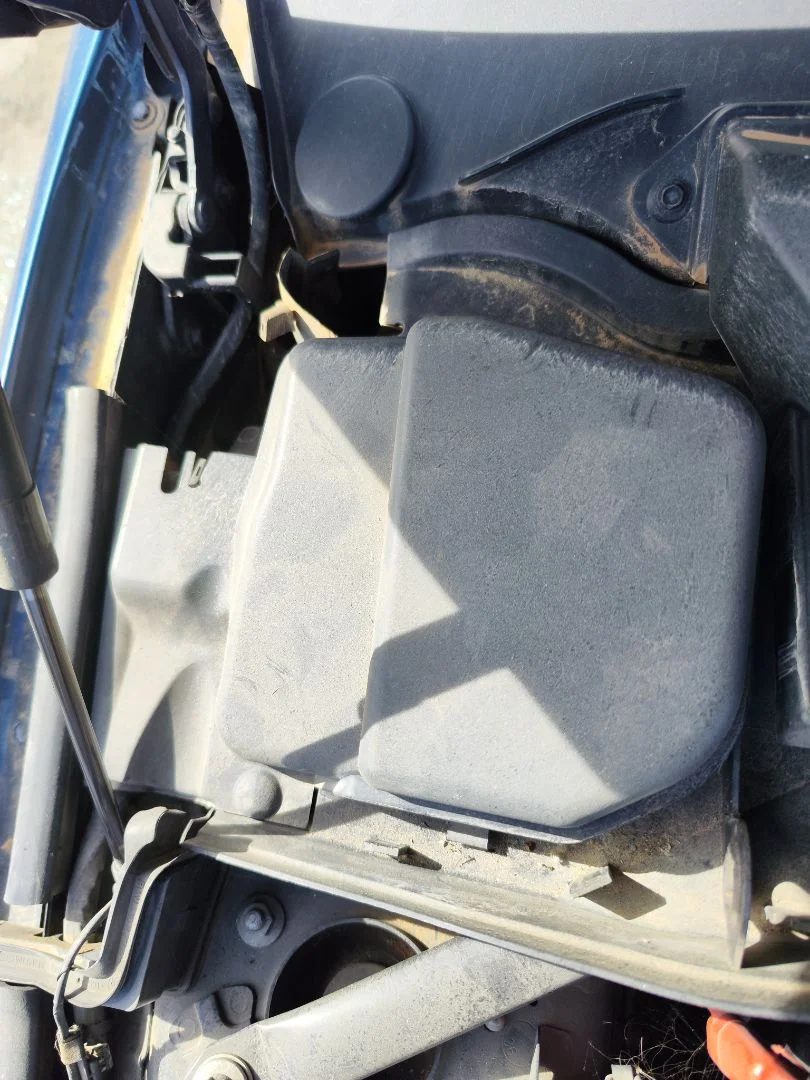 Foto de CAJA RELES / FUSIBLES BMW SERIE 1 BERLINA (E81/E87) 2.0 16V Diesel CAT (122 CV / 90 KW)