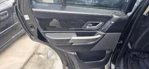 Foto de GUARNECIDO PUERTA TRASERA IZQUIERDA LAND ROVER RANGE ROVER SPORT 2.7 Td V6 CAT (190 CV / 140 KW) referencia LR016882 foto 1