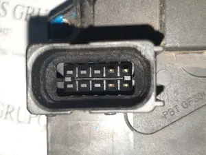 Foto de CERRADURA PUERTA TRASERA DERECHA OPEL ZAFIRA B referencia 13210739 foto 3