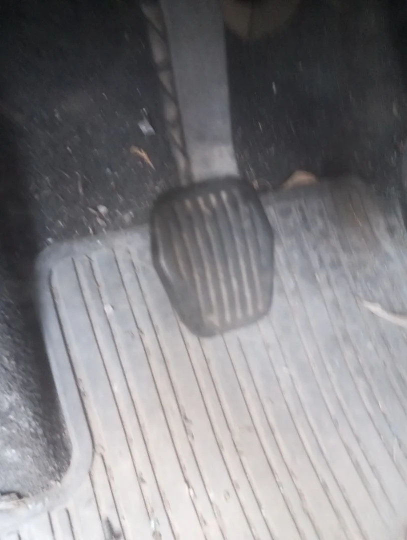 Foto de PEDAL EMBRAGUE FORD FOCUS BERLINA (CAP) 1.6 TDCi CAT (109 CV / 80 KW)