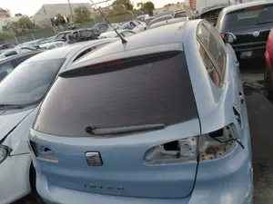 Foto de PORTON TRASERO SEAT IBIZA BERLINA (6J5) 1.4 TDI (80 CV / 59 KW) referencia 6J4827024 foto 2