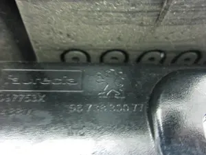 Foto de REJILLA AIREADORA PEUGEOT 208 1.2 12V e-VTi (82 CV / 60 KW) referencia 9673830077 foto 5
