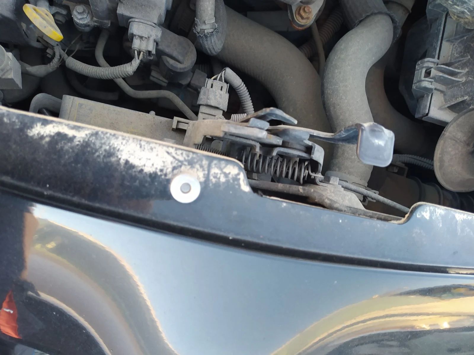 Foto de CERRADURA CAPO TOYOTA YARIS (KSP9/SCP9/NLP9) 1.4 Turbodiesel CAT (90 CV / 66 KW)