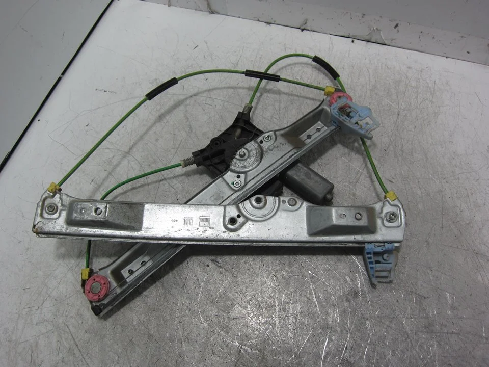 Foto de ELEVALUNAS DELANTERO DERECHO OPEL CORSA D 1.3 16V CDTI (75 CV / 55 KW) referencia 013188488