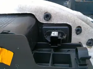 Foto de MANDO ELEVALUNAS TRASERO DERECHO FORD MONDEO BERLINA (GE) 2.0 16V DI TD CAT (116 CV / 85 KW) referencia 1S7T14529AB foto 3
