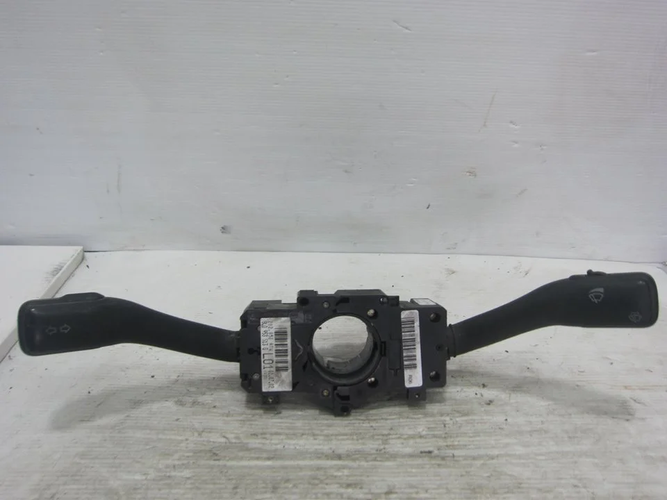 Foto de MANDO MULTIFUNCION SEAT TOLEDO (1M2) 1.9 TDI (90 CV / 66 KW) referencia 8L0953513G