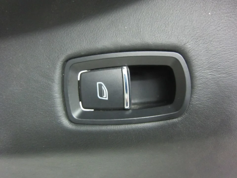 Foto de MANDO ELEVALUNAS TRASERO IZQUIERDO PORSCHE PANAMERA (TIPO 970) referencia 7PP959855B