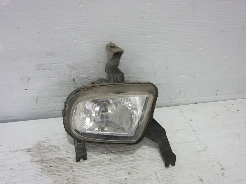 Foto de FARO ANTINIEBLA IZQUIERDO PEUGEOT 306 3/5 PT. / 4 PT. (S2) referencia 0305053001