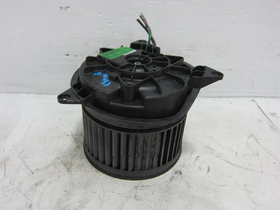 Foto de VENTILADOR CALEFACCION FORD FOCUS BERLINA (CAK) 1.8 16V CAT (116 CV / 85 KW) referencia 1S7H18456AD