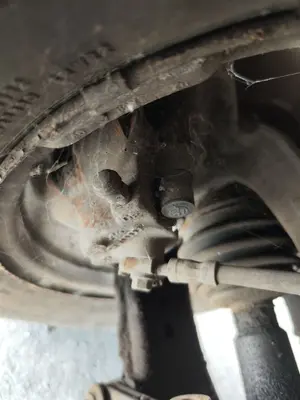 Foto de PINZA DE FRENO DELANTERA DERECHA SKODA OCTAVIA BERLINA (1U2) 1.9 TDI (90 CV / 66 KW) referencia 1K0615124D