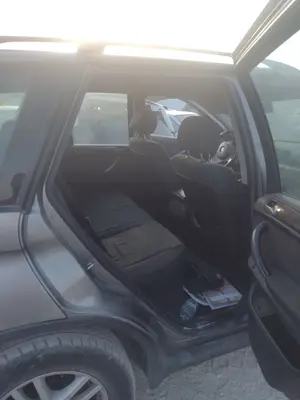Foto de GOMAS CONTORNO PUERTA BMW SERIE X5 (E53) 3.0 Turbodiesel CAT (218 CV / 160 KW)