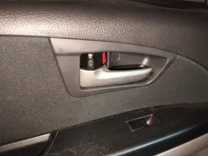 Foto de MANETA INTERIOR TRASERA IZQUIERDA SUZUKI SX4 (RW/EY) 1.9 DDIS Turbodiesel (120 CV / 88 KW)