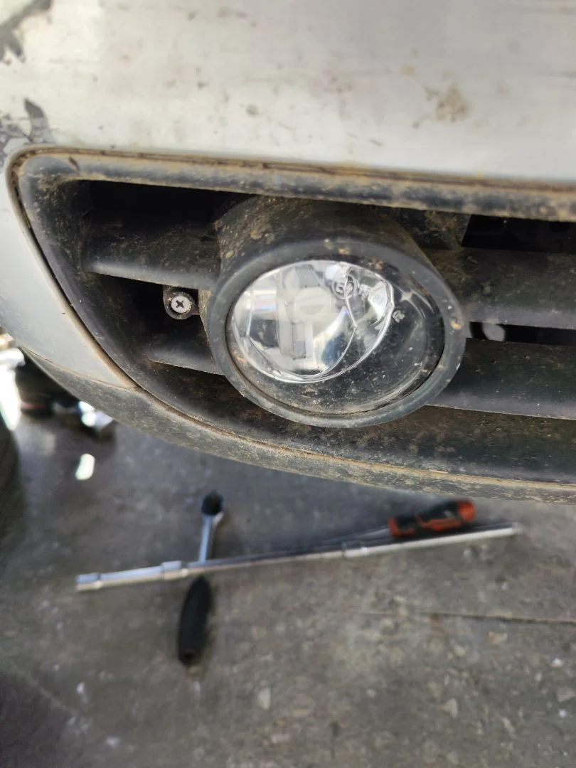 Foto de FARO ANTINIEBLA DERECHO VOLKSWAGEN POLO IV (9N1) 1.4 16V (75 CV / 55 KW) referencia 6Q0941700