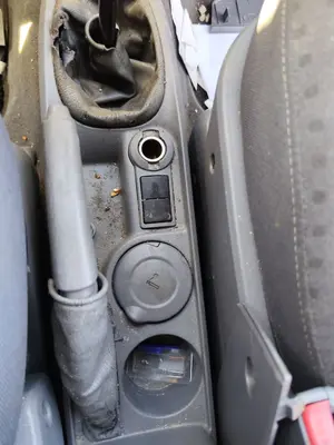 Foto de PALANCA FRENO KIA CARENS (RS) 1.8 16V CAT (126 CV / 93 KW)