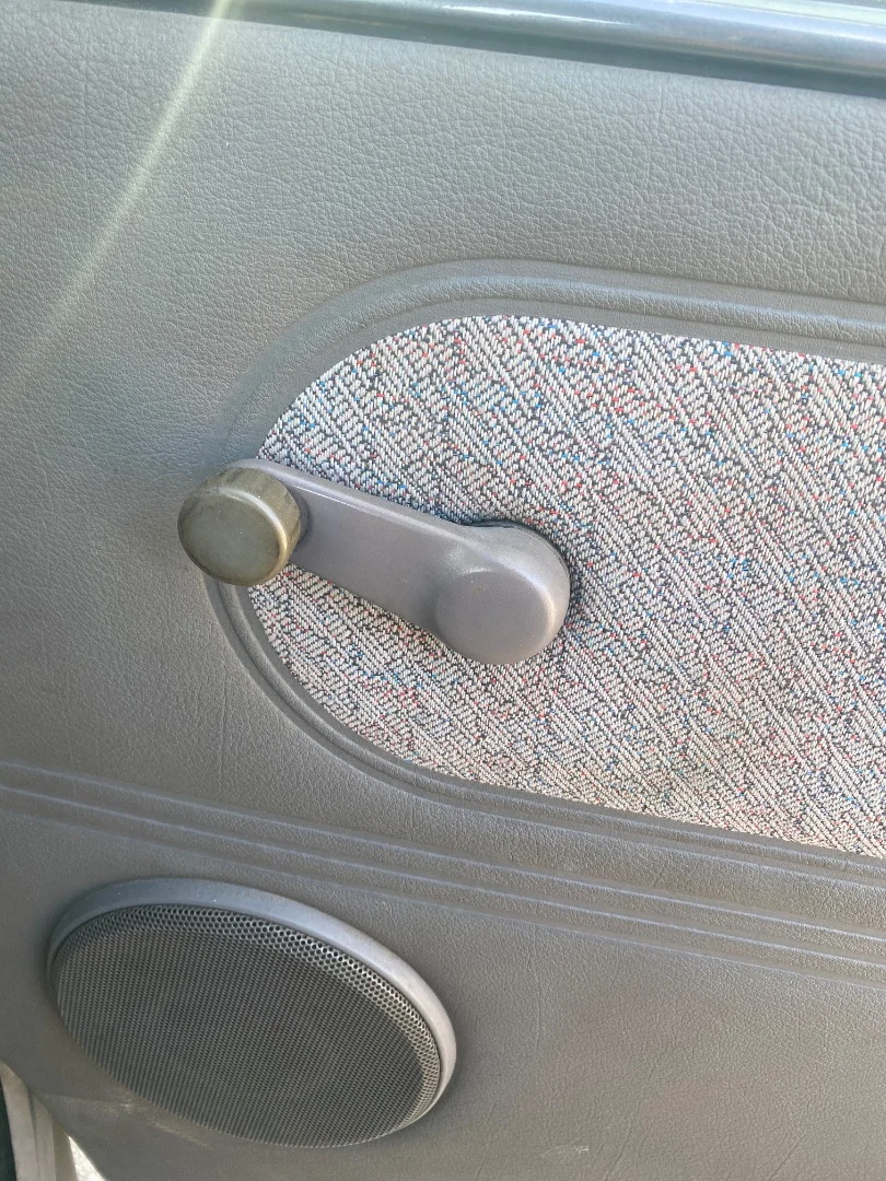 Foto de MANETA ELEVALUNAS DELANTERA DERECHA NISSAN SERENA (C23M) 2.3 Diesel (75 CV / 55 KW)