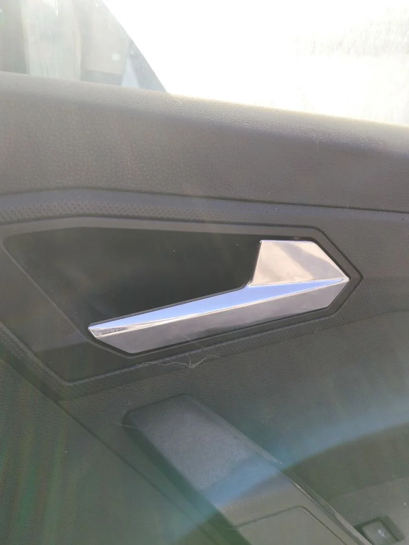 Foto de MANETA INTERIOR DELANTERA DERECHA SEAT ARONA (KJ) 1.6 TDI (116 CV / 85 KW)